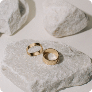 Stone Glow - minimal gold ring